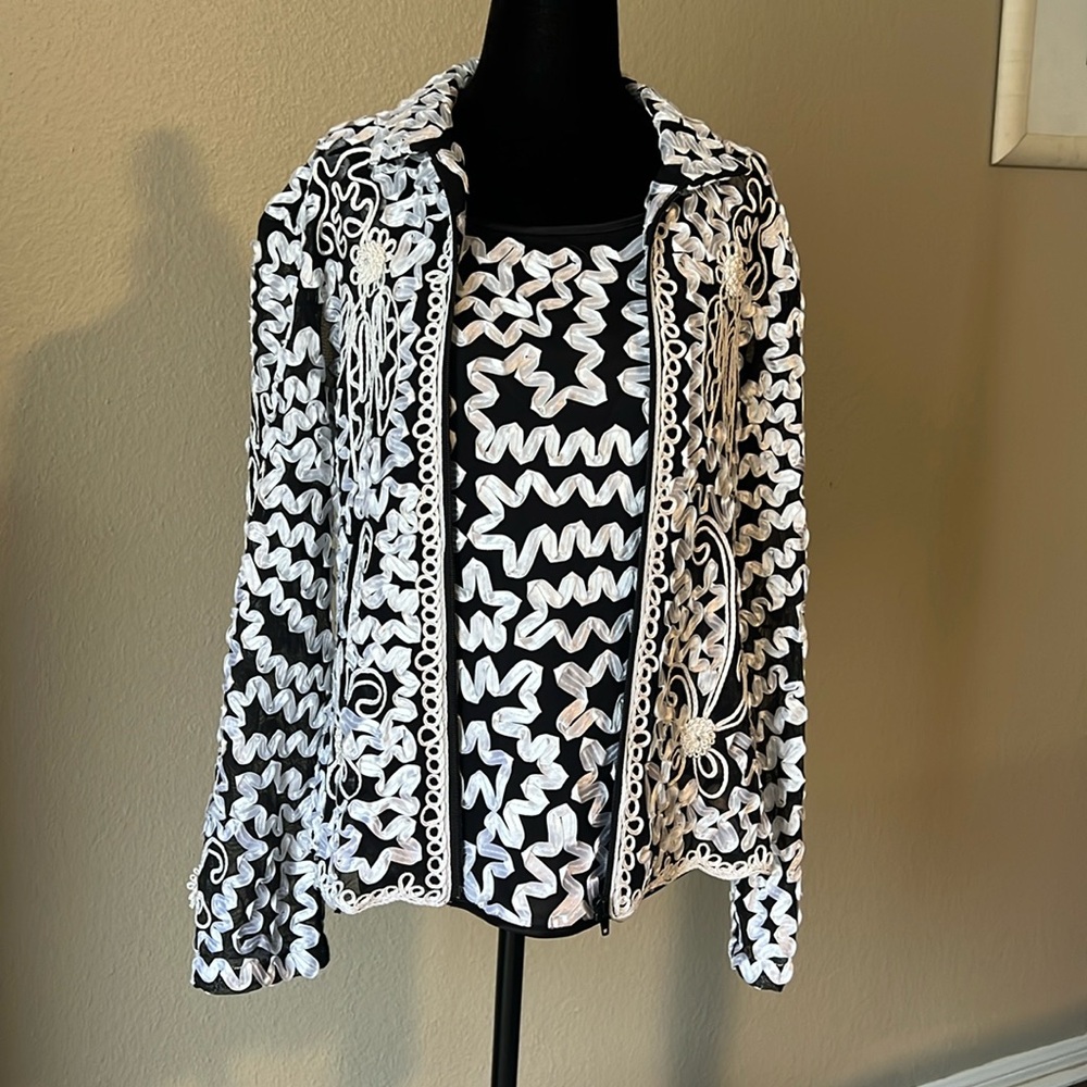 2-PIECE DAMEE Top & Jacket Embroidered Lace Black/White Long Sleeves